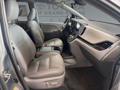 2019 Toyota Sienna XLE 8 Passenger