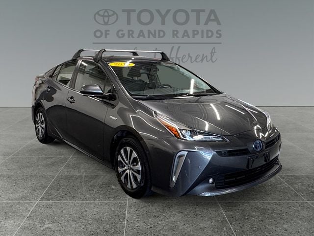 2019 Toyota Prius XLE AWD-e's photo