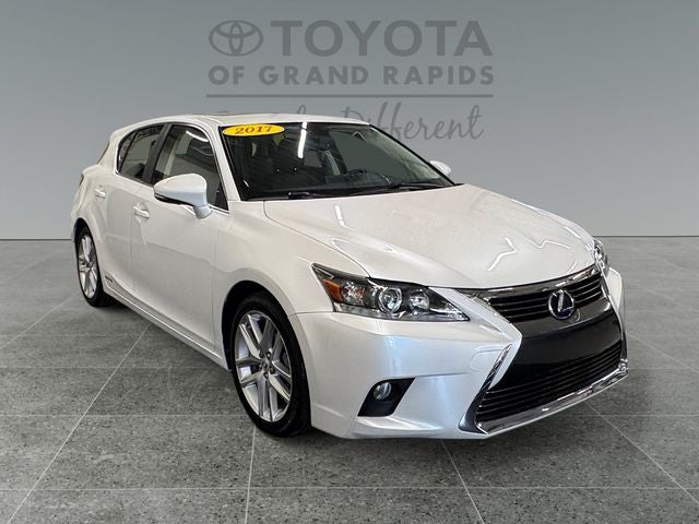 2017 Lexus CT 200h 200h's photo