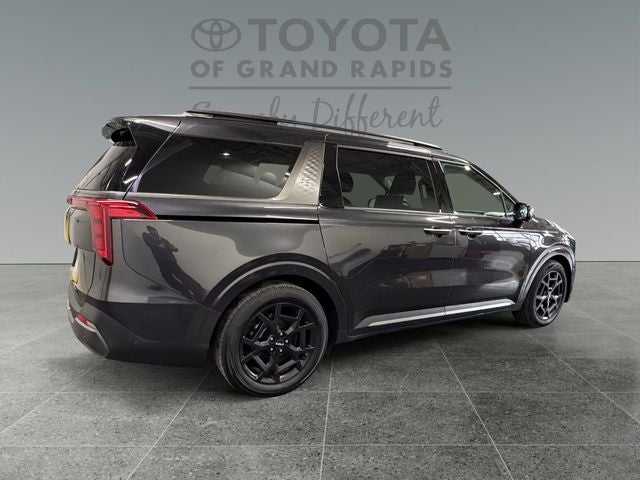 2025 Kia Carnival SX