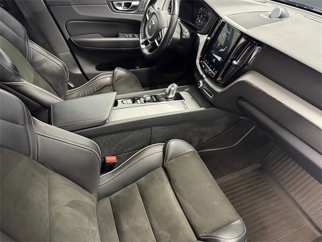 2019 Volvo XC60 Hybrid T8 R-Design