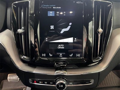 2019 Volvo XC60 Hybrid T8 R-Design