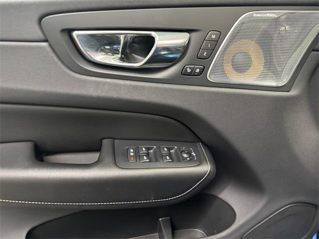 2019 Volvo XC60 Hybrid T8 R-Design