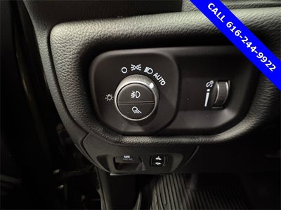 2021 RAM 1500 Big Horn/Lone Star 5.7 Liter V8 Hemi Quad Cab 4WD