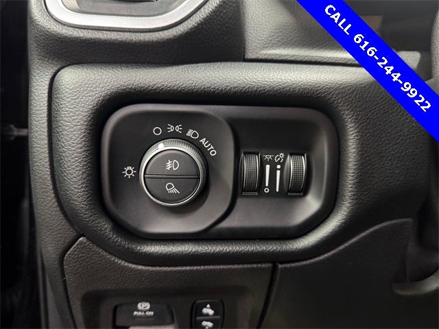 2019 RAM 1500 Big Horn/Lone Star 5.7 Liter V6 Hemi Crew Cab 4WD