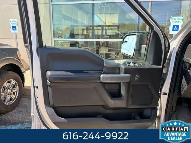 2016 Ford F-150 XLT 5.0 Liter V8 SuperCrew 4WD