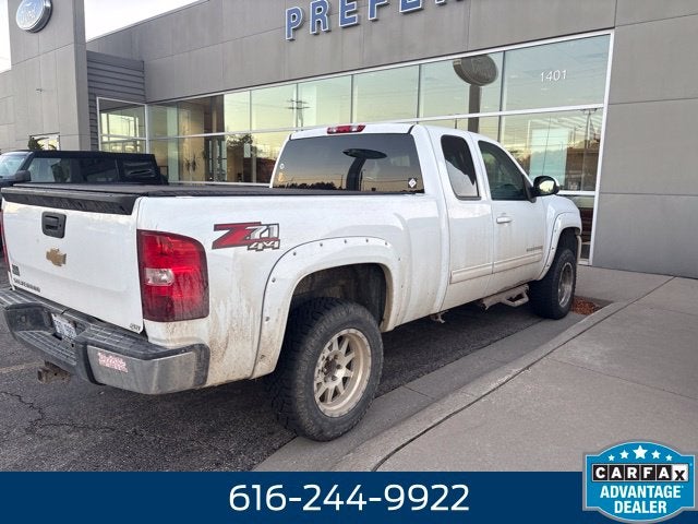 2011 Chevrolet Silverado 1500 LT 5.3 Liter V8 4D Extended Cab 4WD