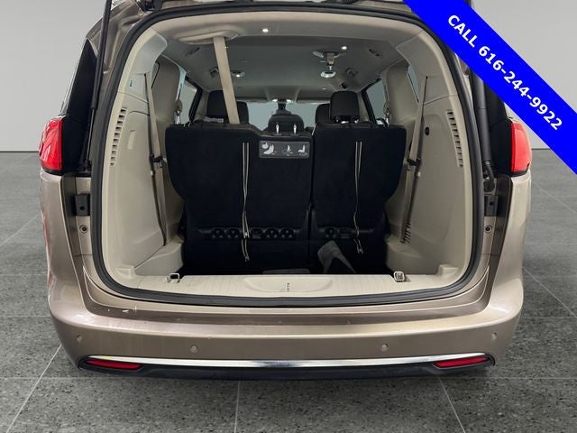 2017 Chrysler Pacifica Touring L 3.6 Liter V6 7 Passenger 3rd Row Seating
