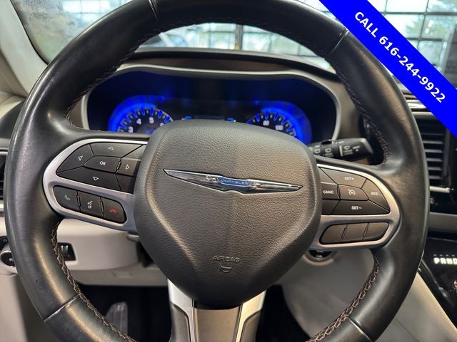 2017 Chrysler Pacifica Touring L 3.6 Liter V6 7 Passenger 3rd Row Seating