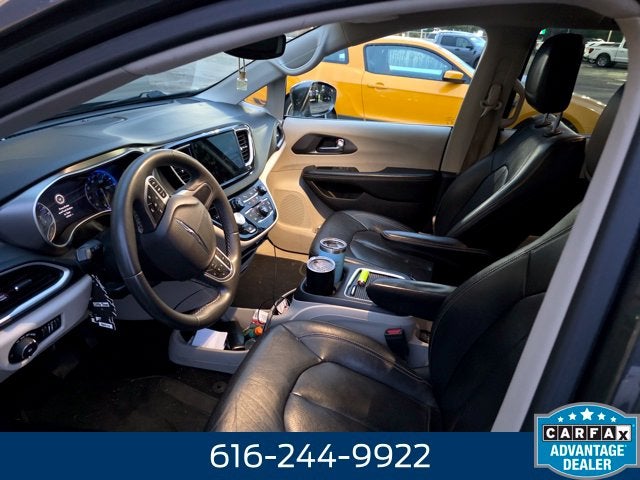 2022 Chrysler Pacifica Touring L 3.6 Liter V6 7 Passenger 3rd Row Seating