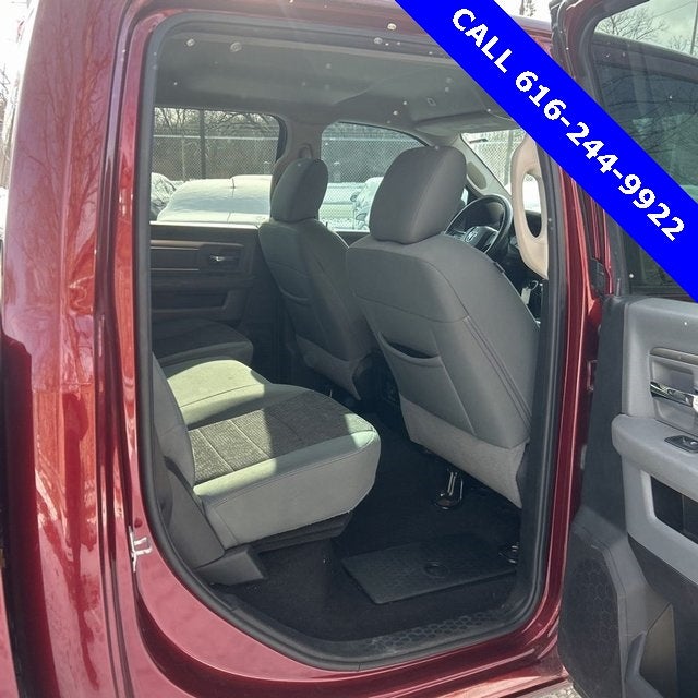 2018 RAM 1500 Big Horn 5.7 Liter V8 Hemi Crew Cab 4WD