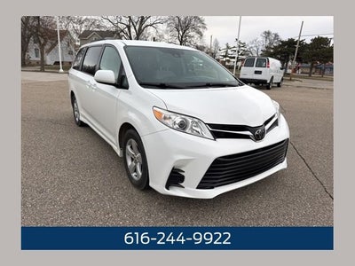 2018 Toyota Sienna LE 3.5 Liter V6 7 Passenger 3rd Row Seating