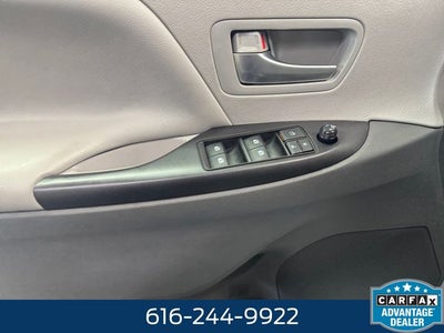2018 Toyota Sienna LE 3.5 Liter V6 7 Passenger 3rd Row Seating