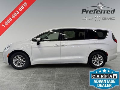 2023 Chrysler Voyager LX