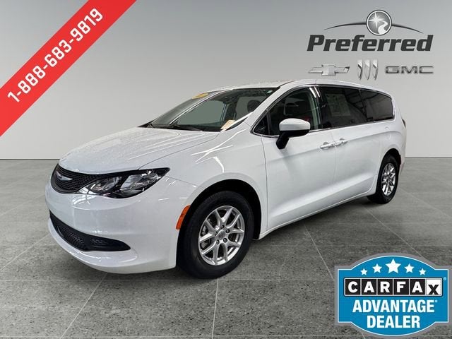 2023 Chrysler Voyager LX