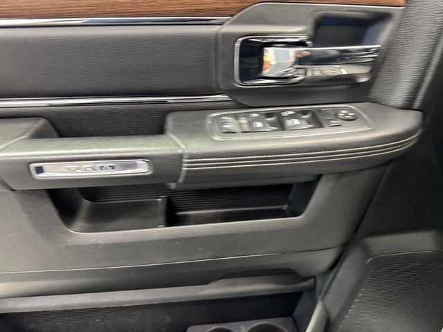 2017 RAM 1500 Laramie Quad Cab 4x4 6'4' Box