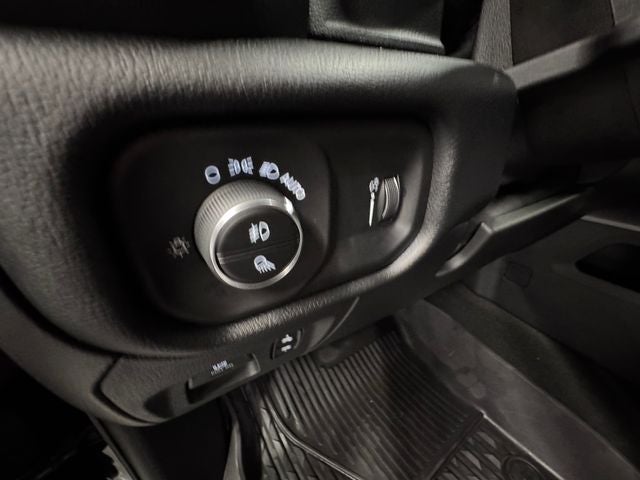 2021 RAM 1500 Big Horn Crew Cab 4x4 5'7' Box