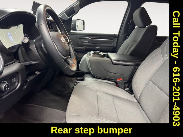 2022 RAM 1500 Big Horn Crew Cab 4x4 5'7' Box