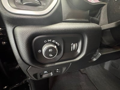 2020 RAM 1500 Big Horn Crew Cab 4x4 5'7' Box