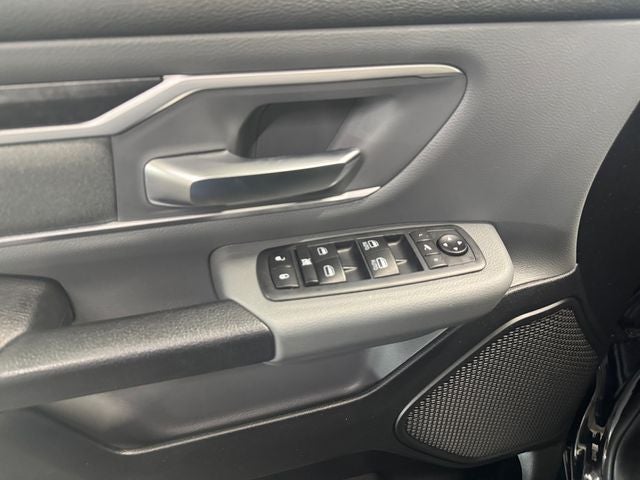 2020 RAM 1500 Big Horn Crew Cab 4x4 5'7' Box