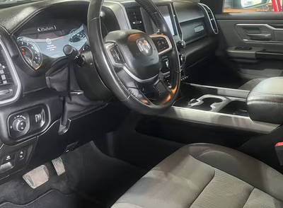 2020 RAM 1500 Big Horn Crew Cab 4x4 5'7' Box