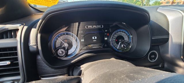 2020 RAM 1500 Limited 5.7 Liter V8 hemi Crew Cab 4WD