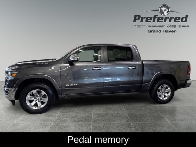 2022 RAM 1500 Laramie Crew Cab 4x4 5'7' Box