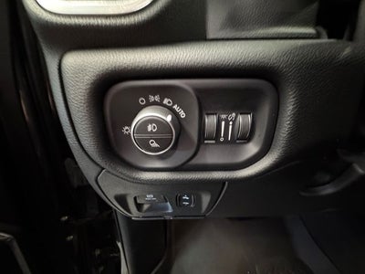2022 RAM 1500 Laramie Crew Cab 4x4 5'7' Box