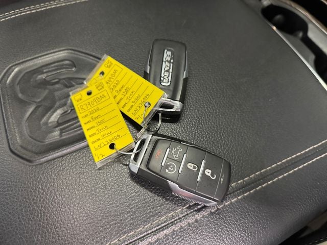2020 RAM 1500 Laramie Crew Cab 4x4 5'7' Box