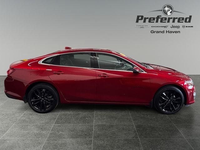 2022 Chevrolet Malibu FWD LT