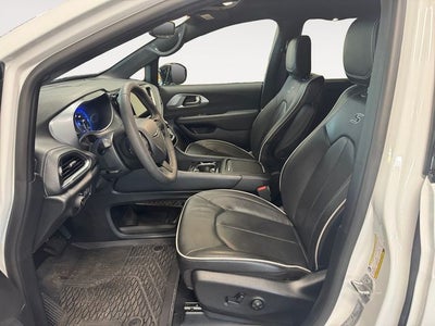 2025 Chrysler Pacifica Limited AWD
