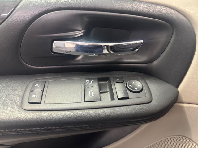 2017 Dodge Grand Caravan SE 3.6 Liter V6 7 Passenger 3rd row Seating