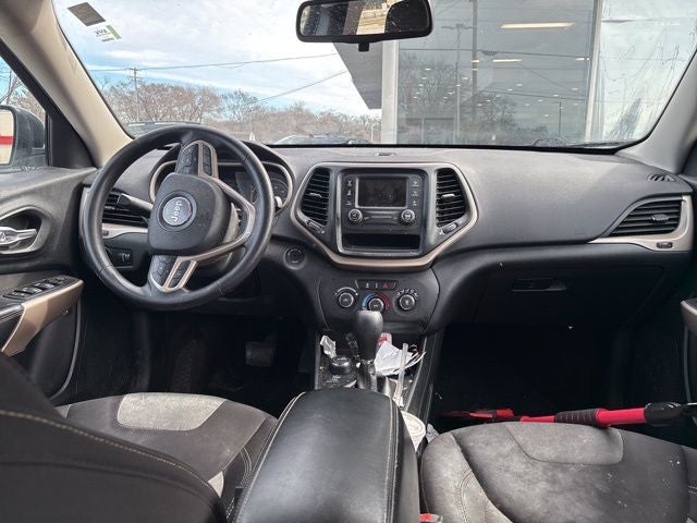 2017 Jeep Cherokee Sport