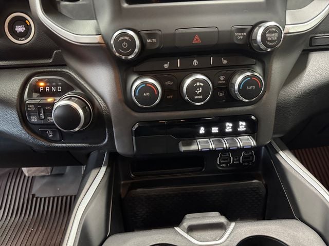 2020 RAM 1500 Big Horn Crew Cab 4x4 5'7' Box
