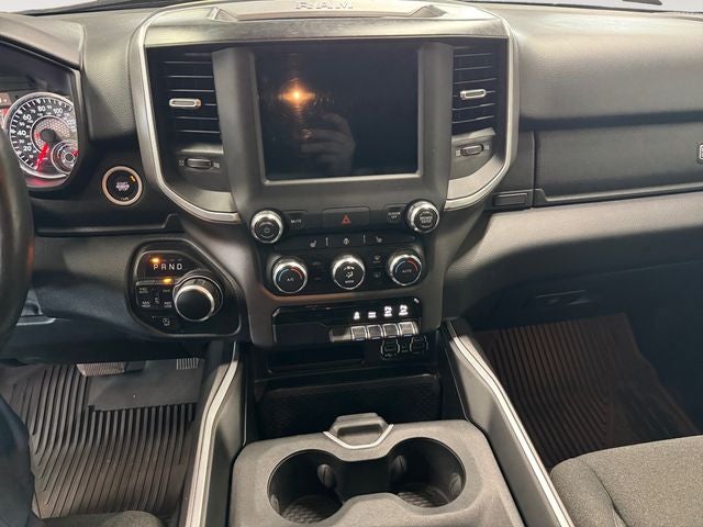 2020 RAM 1500 Big Horn Crew Cab 4x4 5'7' Box