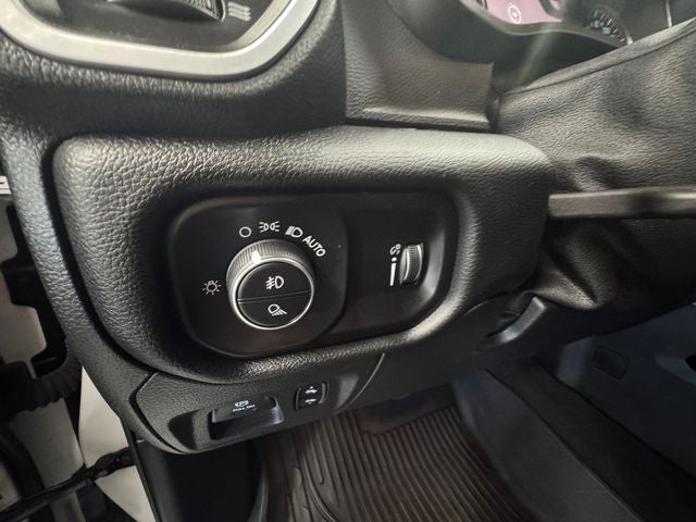 2021 RAM 1500 Big Horn Crew Cab 4x4 5'7' Box