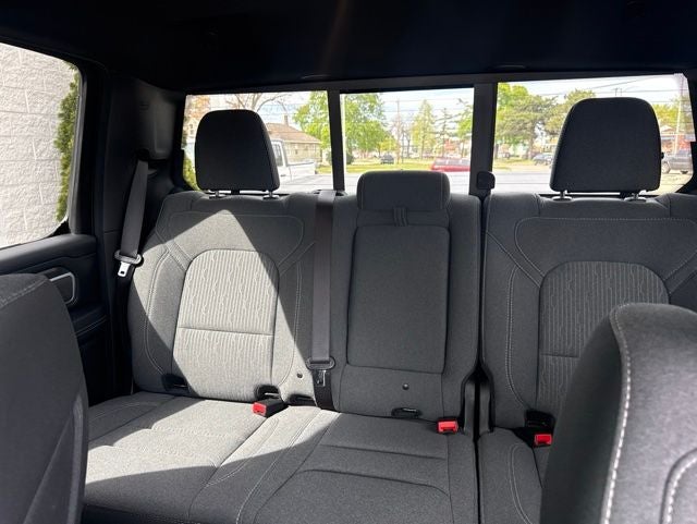 2022 RAM 1500 Big Horn Crew Cab 4x4 5'7' Box