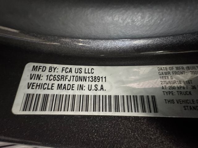 2022 RAM 1500 Laramie Crew Cab 4x4 5'7' Box