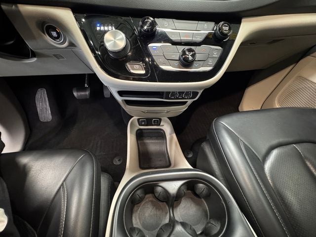 2021 Chrysler Voyager LXI