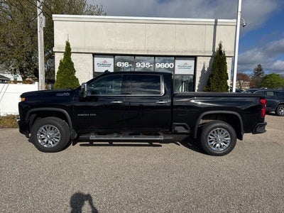 2022 Chevrolet Silverado 2500HD 4WD Crew Cab Standard Bed High Country