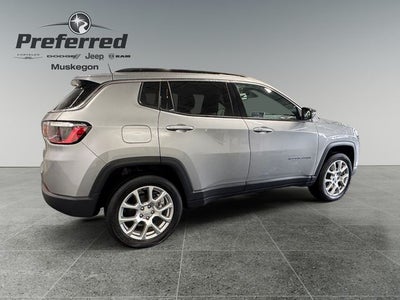 2023 Jeep Compass Latitude Lux FWD