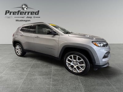 2023 Jeep Compass Latitude Lux FWD