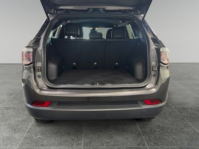 2023 Jeep Compass Latitude Lux FWD