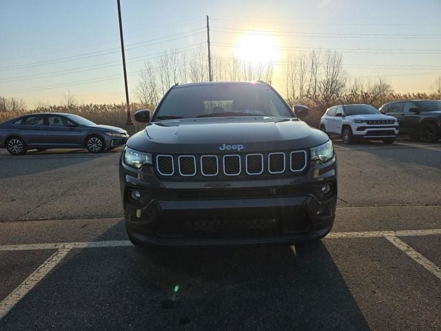 2023 Jeep Compass Latitude Lux FWD