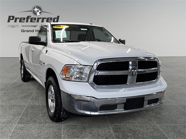 2018 RAM 1500 SLT Regular Cab 4x4 8' Box