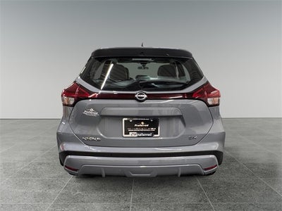 2024 Nissan Kicks SR Xtronic CVT