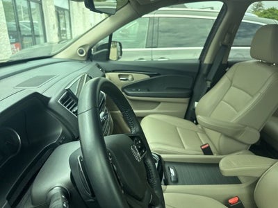 2022 Honda Pilot AWD Touring 8 Passenger
