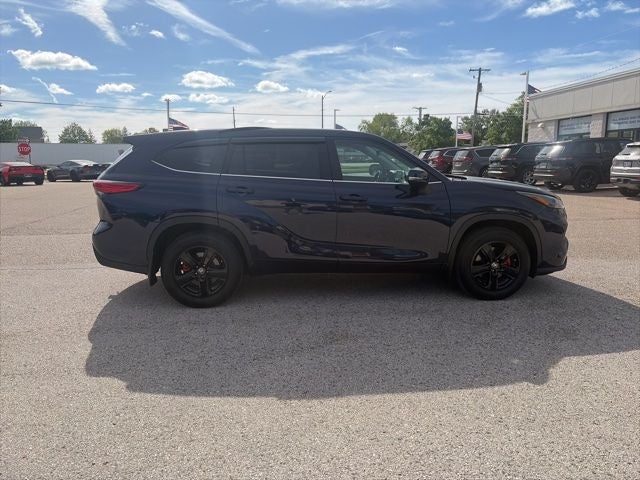 2022 Toyota Highlander LE