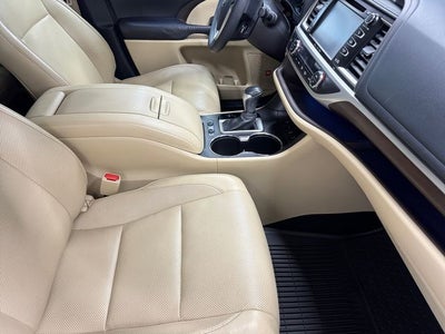 2016 Toyota Highlander Limited V6