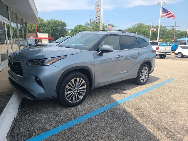 2023 Toyota Highlander Platinum